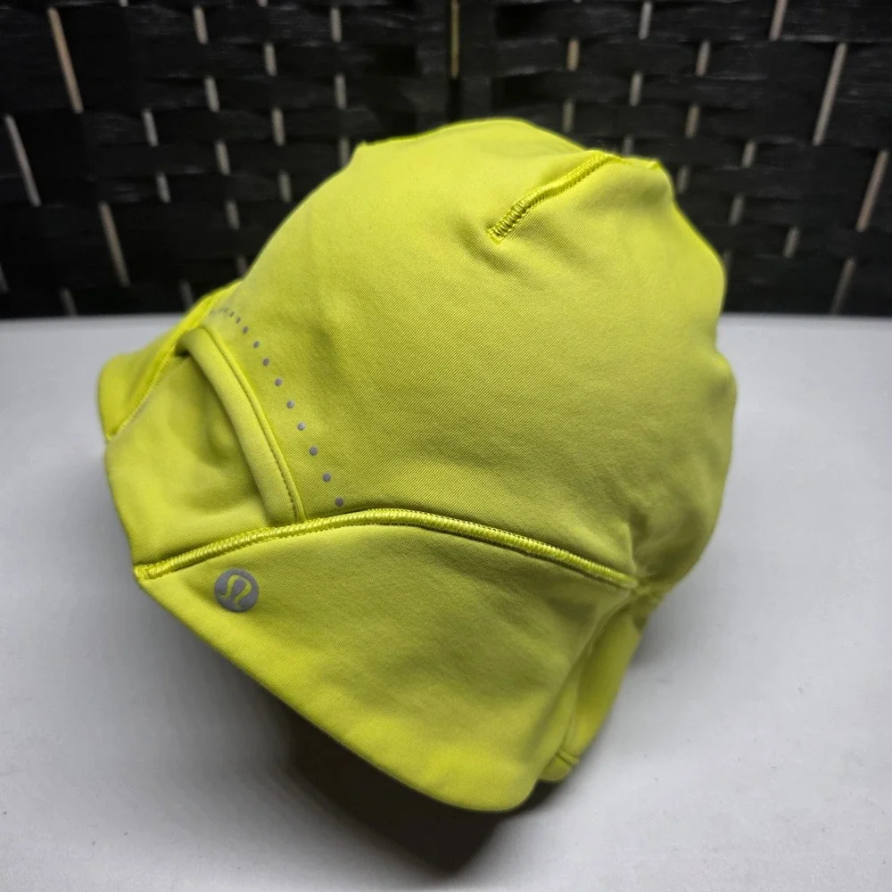 Lululemon Run With Me Earwarmer Beanie Hat Neon Yellow Reflective One Size - Picture 3 of 6